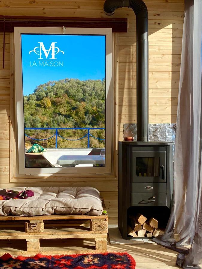 La Maison - Sea & Petit En Bois For 4 Seasons Apartment Golem (Tirana)