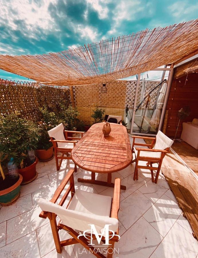 La Maison - Sea & Petit En Bois For 4 Seasons * Golem (Tirana)